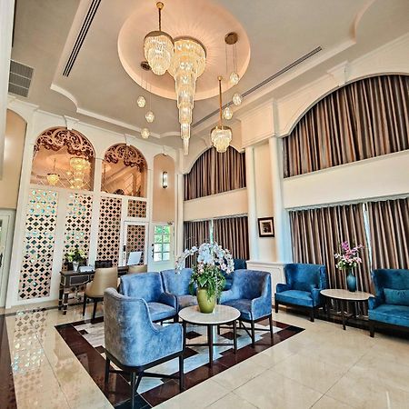 Siri Grand Bangkok Hotel Exterior foto